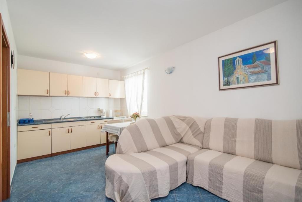 Apartments Batinic Supetar Zewnętrze zdjęcie